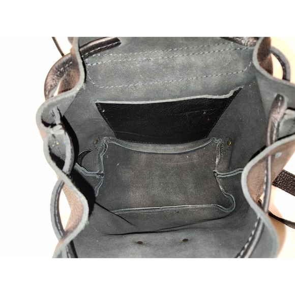 PORTLAND LEATHER PEBBLED BLACK BUCKET BACKPACK - Picture 7 of 11